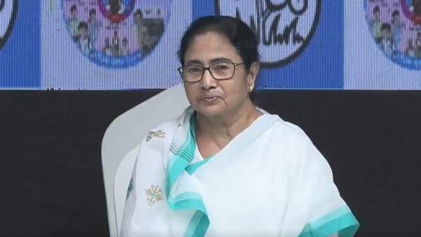 TMC Meeting LIVE: 'ইওর চাকরি উইল গো', পঞ্চায়েত স্তরে নজরদারি নিয়ে বার্তা মমতার
