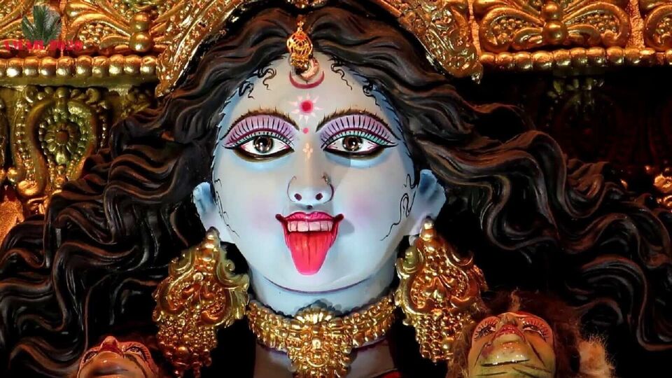 বিশ্বাস অনুযায়ী যাদের দাম্পত্য জীবনে অশান্তি রয়েছে, যারা কোনও কারণে দাম্পত্য সুখ থেকে বঞ্চিত, তারা রটন্তী কালীপুজোর দিন মায়ের আরাধনা করে বিশেষভাবে সফলতা পেতে পারেন।&nbsp;