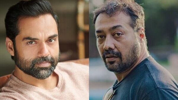 <p>বামদিকে অভয় দেওল, ডান দিকে অনুরাগ</p> <p>বামদিকে অভয় দেওল, ডান দিকে অনুরাগ</p>