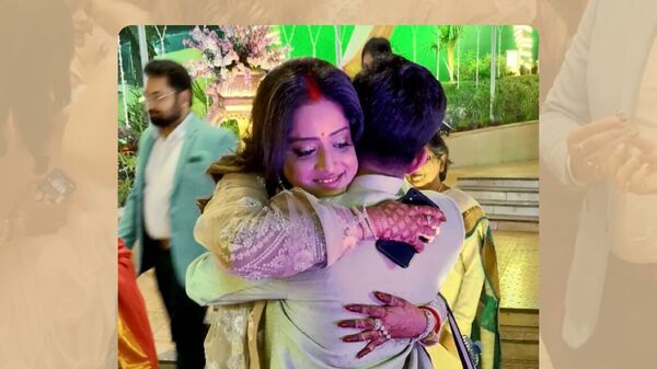 <p>ভাইকে স্নেহ আলিঙ্গন রুশার (ছবি-ইনস্টাগ্রাম)</p> <p>ভাইকে স্নেহ আলিঙ্গন রুশার (ছবি-ইনস্টাগ্রাম)</p>