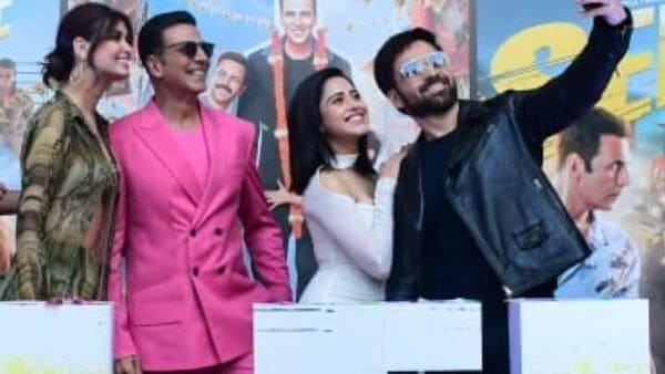 <p>'সেলফি'র ট্রেলার লঞ্চ</p> <p>'সেলফি'র ট্রেলার লঞ্চ</p>