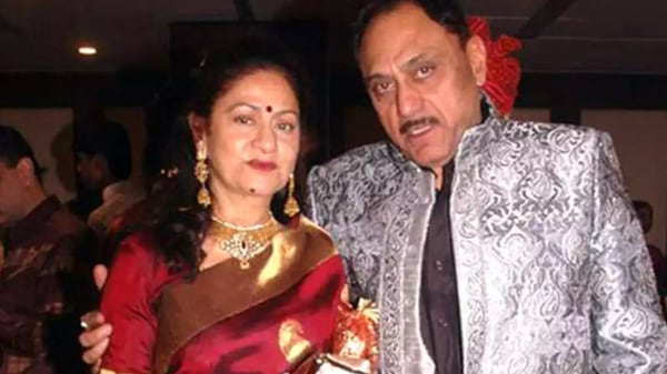 <p>অরুণা ইরানি ও কুকু কোহলি</p> <p>অরুণা ইরানি ও কুকু কোহলি</p>