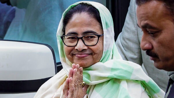 Mamata Banerjee: মায়ের আবদারে মেদিনীপুরে শিশুর নামকরণ করলেন মমতা, নাম দিলেন…