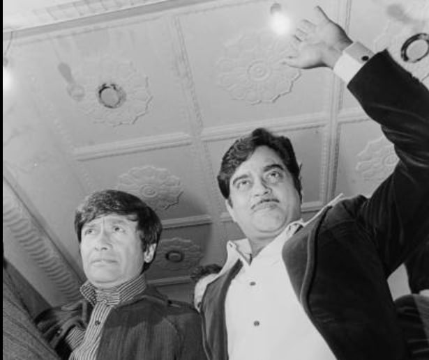 <p>শত্রুঘ্ন সিনহা ও দেব আনন্দ</p> <p>শত্রুঘ্ন সিনহা ও দেব আনন্দ</p>