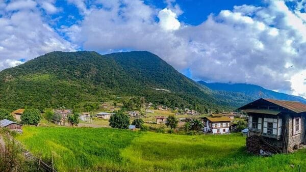 Bhutan: বিশ্বের গরিব দেশের তালিকা থেকে মুক্তি পেল সুন্দরী ভুটান, ওদের গর্বের দিন