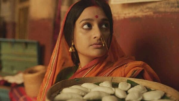 <p>কিশোরী ইন্দুবালার ভূমিকায় পারিজাত চৌধুরী</p> <p>কিশোরী ইন্দুবালার ভূমিকায় পারিজাত চৌধুরী</p>