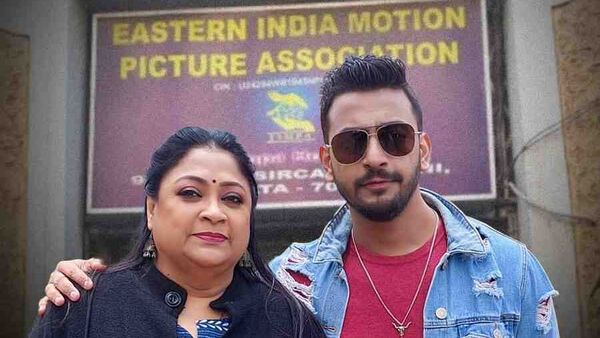 <p>পিয়া সেনগুপ্ত ও বনি সেনগুপ্ত</p> <p>পিয়া সেনগুপ্ত ও বনি সেনগুপ্ত</p>