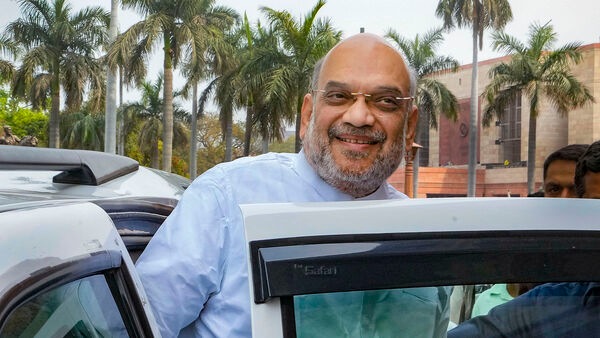 ಕಾಂಗ್ರೆಸ್ ನೇತೃತ್ವದ ಯುಪಿಎ ಆಡಳಿತದ 10 ವರ್ಷಗಳ ಅವಧಿಯಲ್ಲಿ 12 ಲಕ್ಷ ಕೋಟಿ ರೂಪಾಯಿ ಭ್ರಷ್ಟಾಚಾರ ನಡೆದಿರುವುದು ತನಿಖೆಯಿಂದ ಗೊತ್ತಾಗಿದೆ. ಆದರೆ ಈ ಕುರಿತು ತುಟಿ ಬಿಚ್ಚದ ಕಾಂಗ್ರೆಸ್‌ ನಾಯಕರು, ಅದಾನಿ ವಿಚಾರವಾಗಿ ಪ್ರಧಾನಮಂತ್ರಿ ನರೇಂದ್ರ ಮೋದಿ ವಿರುದ್ಧ ವೈಯಕ್ತಿಕ ಟೀಕೆ ಮಾಡುತ್ತಿರುವುದು ನಾಚಿಕೆಗೇಡಿನ ಸಂಗತಿ ಎಂದು ಅಮಿತ್‌ ಶಾ ತೀವ್ರ ವಾಗ್ದಾಳಿ ನಡೆಸಿದರು. (ಸಂಗ್ರಹ ಚಿತ್ರ)