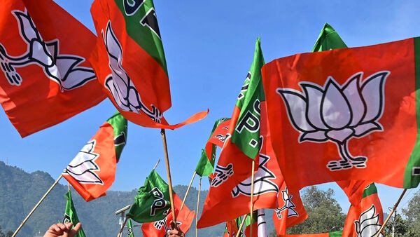 Haldia BJP Leader: চাকরি পাইয়ে দিতে লক্ষাধিক টাকা আত্মসাৎ, বিজেপি নেতার বিরুদ্ধে অভিযোগ দায়ের