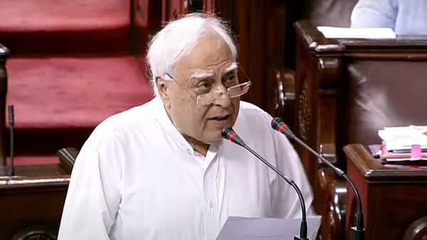 Kapil Sibal:’আমাদের ক্রাচের দরকার নেই’, রাহুলকে নিয়ে জার্মানিকে দিগ্বিজয়ের ‘ধন্যবাদ’ টুইটের পর কপিল সিবাল দিলেন বার্তা