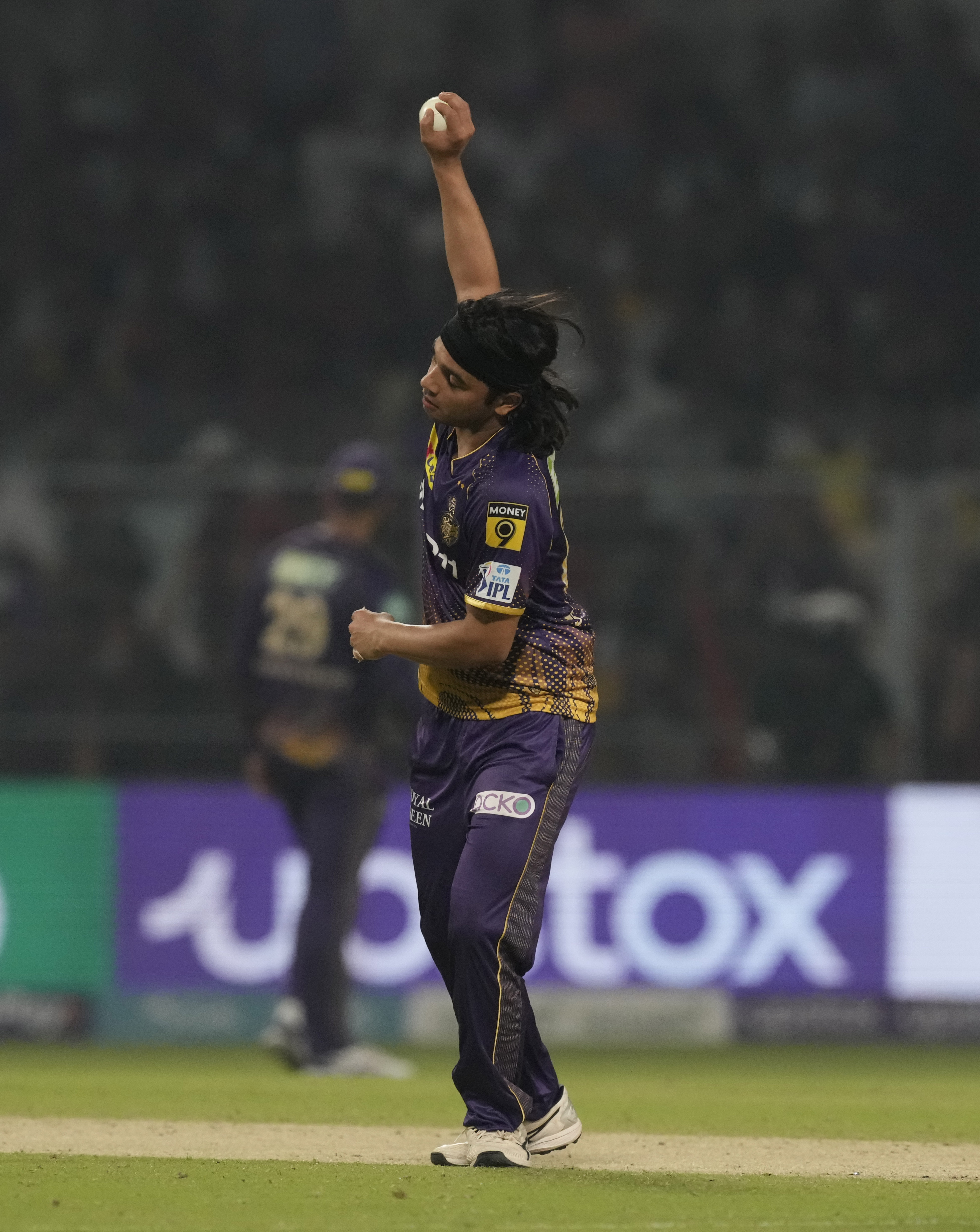 KKR ಪರ ಆಡುವ ಮೊದಲು ಸುಯಶ್​​, ಕಾಣಿಸಿಕೊಂಡಿದ್ದು ಡೆಲ್ಲಿ ಅಂಡರ್-25 ತಂಡದಲ್ಲಿ. ಪ್ರತಿಭೆ ಇದ್ದರೂ ದೆಹಲಿಯ ಹಿರಿಯರ ತಂಡದಲ್ಲಿ ಅವಕಾಶ ಎಂಬುದು ಮರೀಚಿಕೆಯಾಗಿತ್ತು. ಆದರೆ ಅಂತಹ ಆಟಗಾರರನ್ನು ಮೊದಲು ಗುರುತಿಸಿದ್ದು, ಕೆಕೆಆರ್​​ ತಂಡದ ಮುಖ್ಯಕೋಚ್​​ ಚಂದ್ರಕಾಂತ್​ ಪಂಡಿತ್​​​. ಅದಕ್ಕೂ ಮುನ್ನ ಸುಯಶ್ ದೇನಾ ಬ್ಯಾಂಕ್ ಪರ ಆಡಿದ್ದರು. ದೆಹಲಿಯ ಮದ್ರಾಸ್ ಕ್ಲಬ್‌ಗಾಗಿಯೂ ಆಡಿದ್ದರು. ವೀರೇಂದ್ರ ಸೆಹ್ವಾಗ್ ಮತ್ತು ಯುಜ್ವೇಂದ್ರ ಚಹಾಲ್ ಅವರಂತಹ ಕ್ರಿಕೆಟಿಗರು ಮದ್ರಾಸ್ ಕ್ಲಬ್‌ಗಾಗಿ ಈ ಹಿಂದೆ ಆಡಿದ್ದಾರೆ.