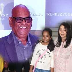 <p>বন্ধুদের নাচ গানে জমল সতীশের জন্মবার্ষিকী</p>