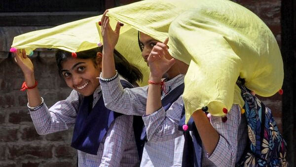 Schools Closed for 6 days due to Heat Wave: পশ্চিমবঙ্গের সব শিক্ষা প্রতিষ্ঠানে ছুটি সোমবার থেকে, বড় ঘোষণা মুখ্যমন্ত্রীর