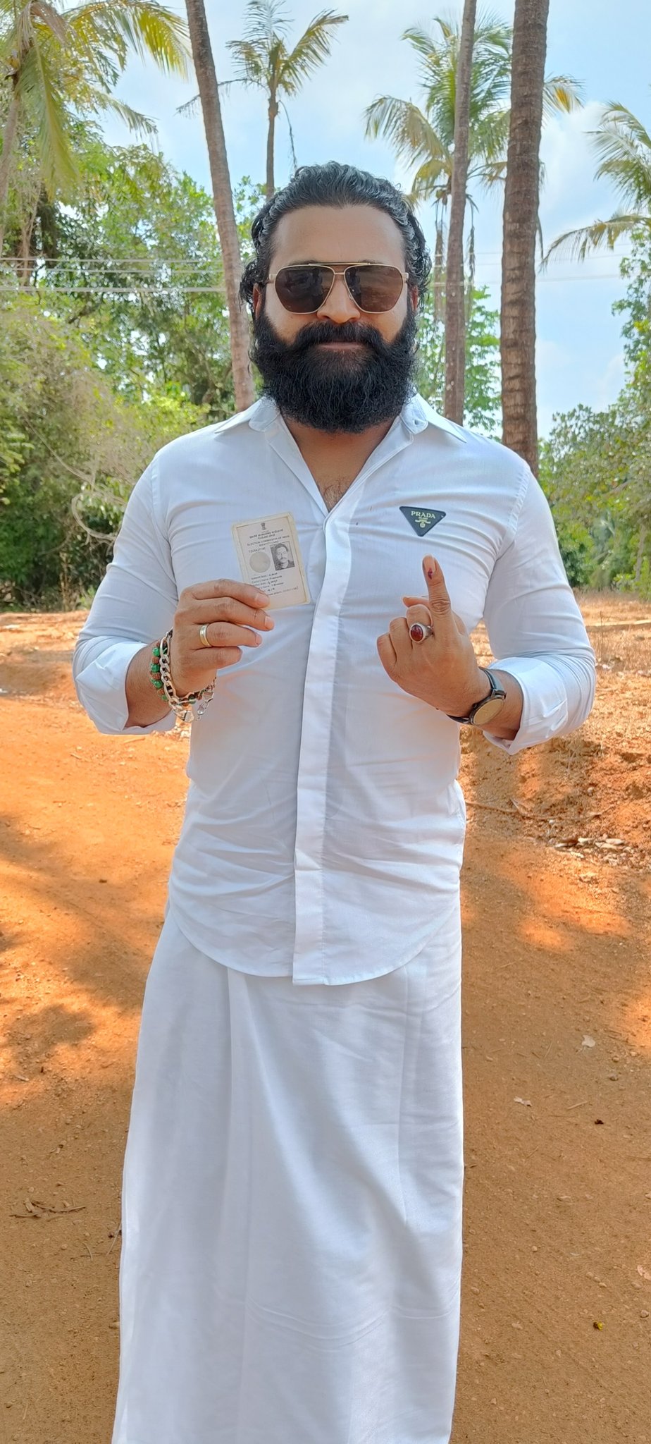 <p>ঋষভ শেট্টি</p> <p>ঋষভ শেট্টি</p>