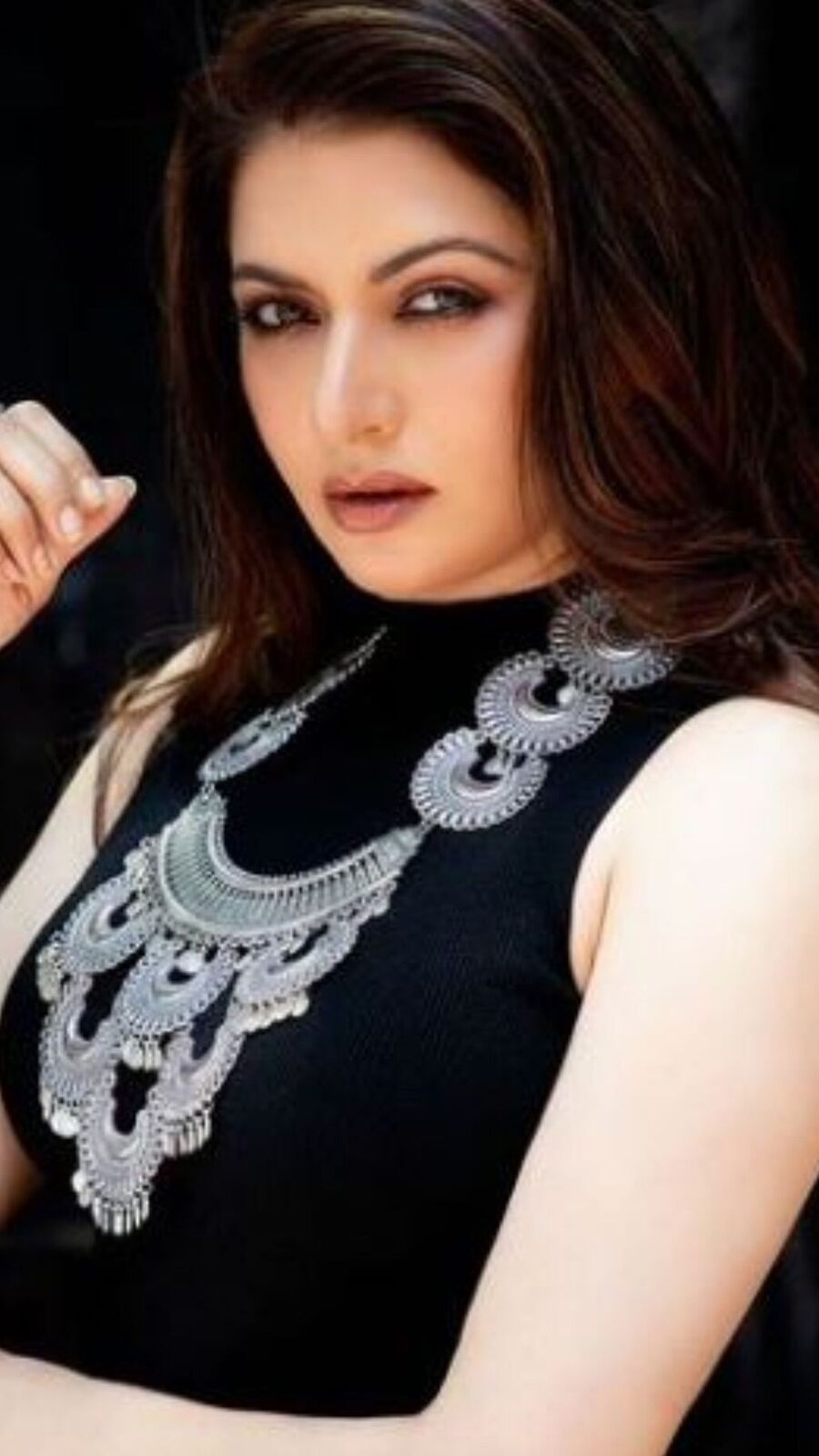 কে বলবে বয়স পঞ্চাশ! ভাগ্য়শ্রীর ফিটনেসের রহস্য কী জানেন