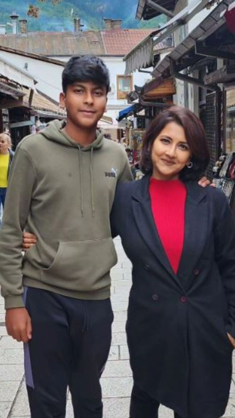 ছেলেকে সঙ্গে নিয়ে ছুটিতে, কেমন কাটছে রচনার ইউরোপ ট্রিপ? দেখুন ছবি