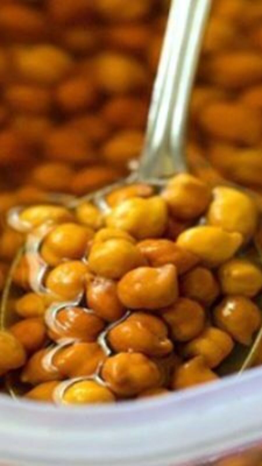 সকালে এবার থেকে এক মুঠো কাঁচা ছোলা খান, শরীরের অগুন্তি লাভ হবে
