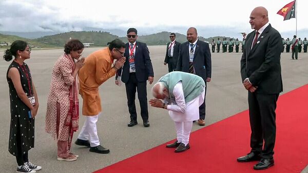 Papua New Guinea: ‘আপনিই… নেতা, আপনার নেতৃত্বে চলব’ পাপুয়া নিউ গিনিতে বিরাট সমাদর মোদীকে