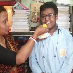 <p>'রামকৃষ্ণ মিশন যা তৈরি করে, তা নিয়ে কিছু বলার নেই', বললেন উচ্চমাধ্যমিকের ফার্স্ট</p>