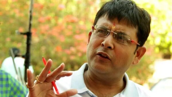 <p>গ্রেফতার পরিচালক পীযুষ সাহা</p> <p>গ্রেফতার পরিচালক পীযুষ সাহা</p>