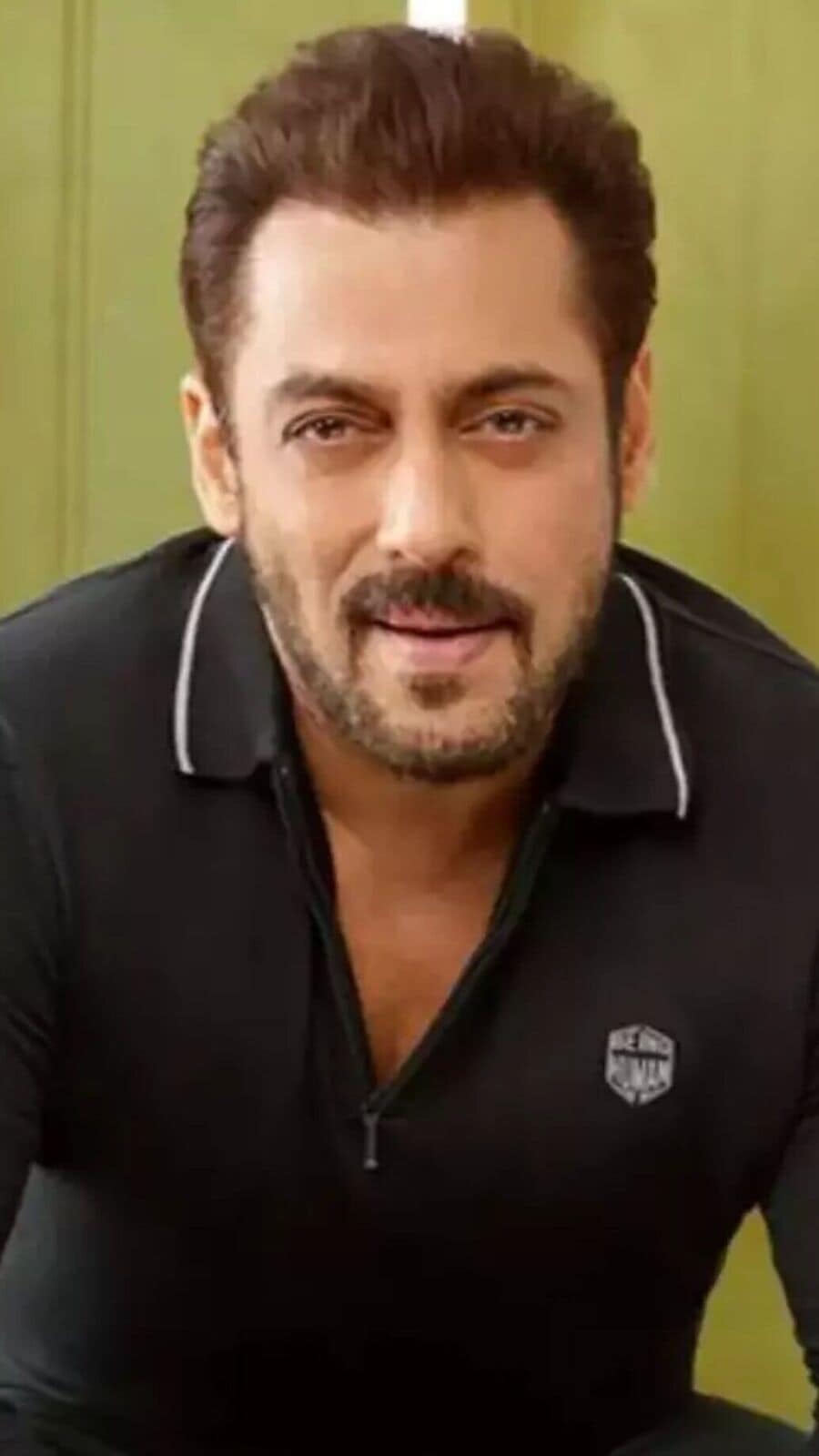 খাবারে মাখন-আচার মেশান সলমন, এমন অদ্ভুত খাবার খান বলিউডের অনেকেই