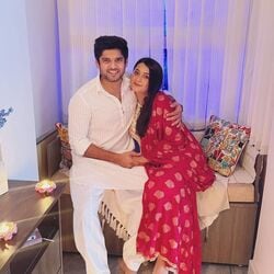 <p>টেলিপাড়ায় বিয়ের সানাই! </p>