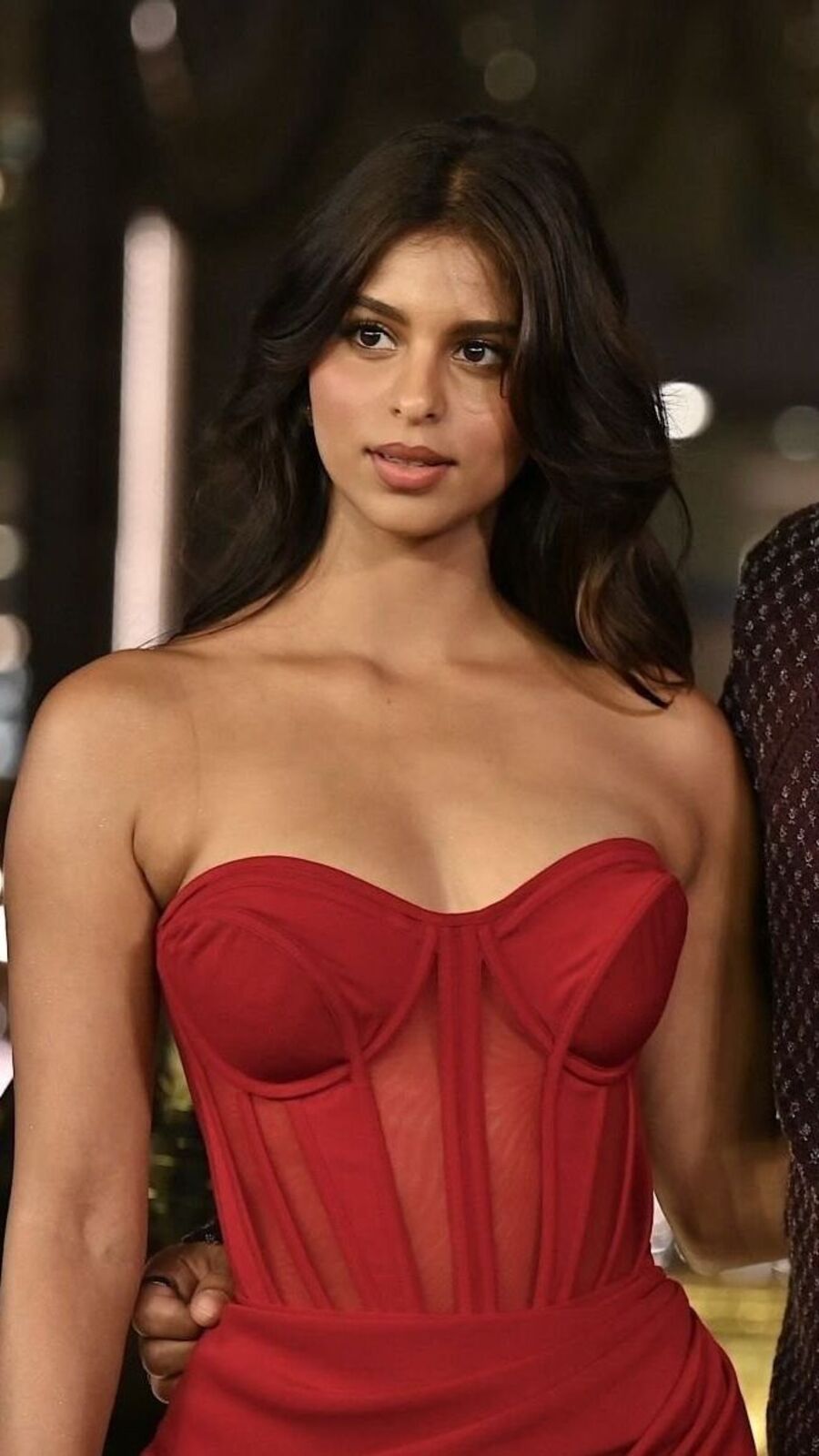 এত ফিট কী করে সুহানা? তিনি নাকি এই বিশেষ ডায়েট মেনে চলেন