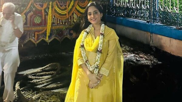 Soumitrisha Kundu: তীর্থের পথে সৌমিতৃষা, বৃন্দাবনে গোপালের সঙ্গে কাটানো  মুহূর্ত ভাগ মিঠাইয়ের - Soumitrisha kundu shares photos from her recent  vrindavan trip - বায়োস্কোপ নিউজ