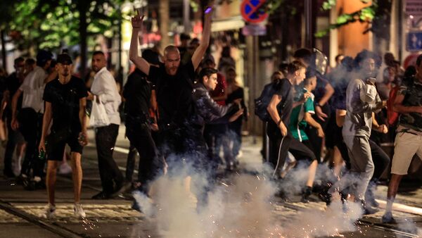 France Violence: বাড়ি-বাস তো কোনও দোষ করেনি, অবিলম্বে হিংসা বন্ধের আর্জি নাদেলের দিদার