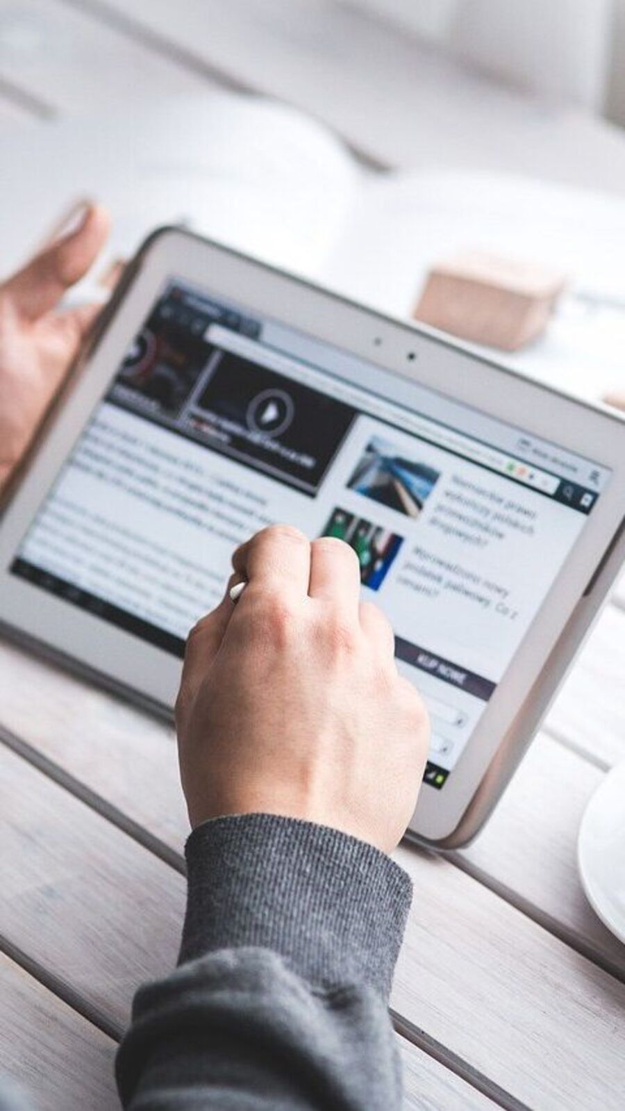 Senior Officer on laptop ban;ল্যাপটপ, ট্যাবলেট আমদানিতে কেন্দ্রের 'নিষেধাজ্ঞা নেই', বলছেন সিনিয়ার অফিসার