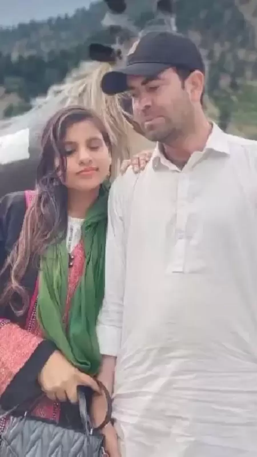 Anju Naseerullah Love story: পাকিস্তানের নতুন বউ অঞ্জু, স্বামী নাসিরুল্লাহর সঙ্গে তাঁর রোম্য়ান্টিক ছবি