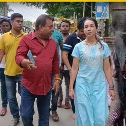 <p>‘পরিবারের মঙ্গলের জন্য’ তারকেশ্বরে পুজো রুজিরার, US থেকে ED-কে ব্যঙ্গ অভিষেকের</p>