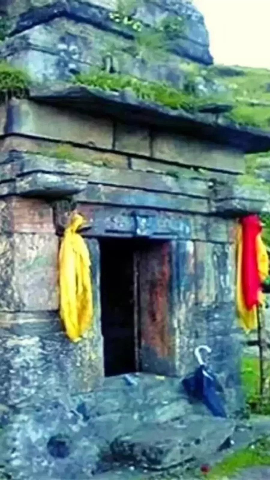 কেবল রাখি পূর্ণিমায় খুলে যায় দ্বার, সারা বছর কোন মন্দির কেন বন্ধ থাকে জানুন