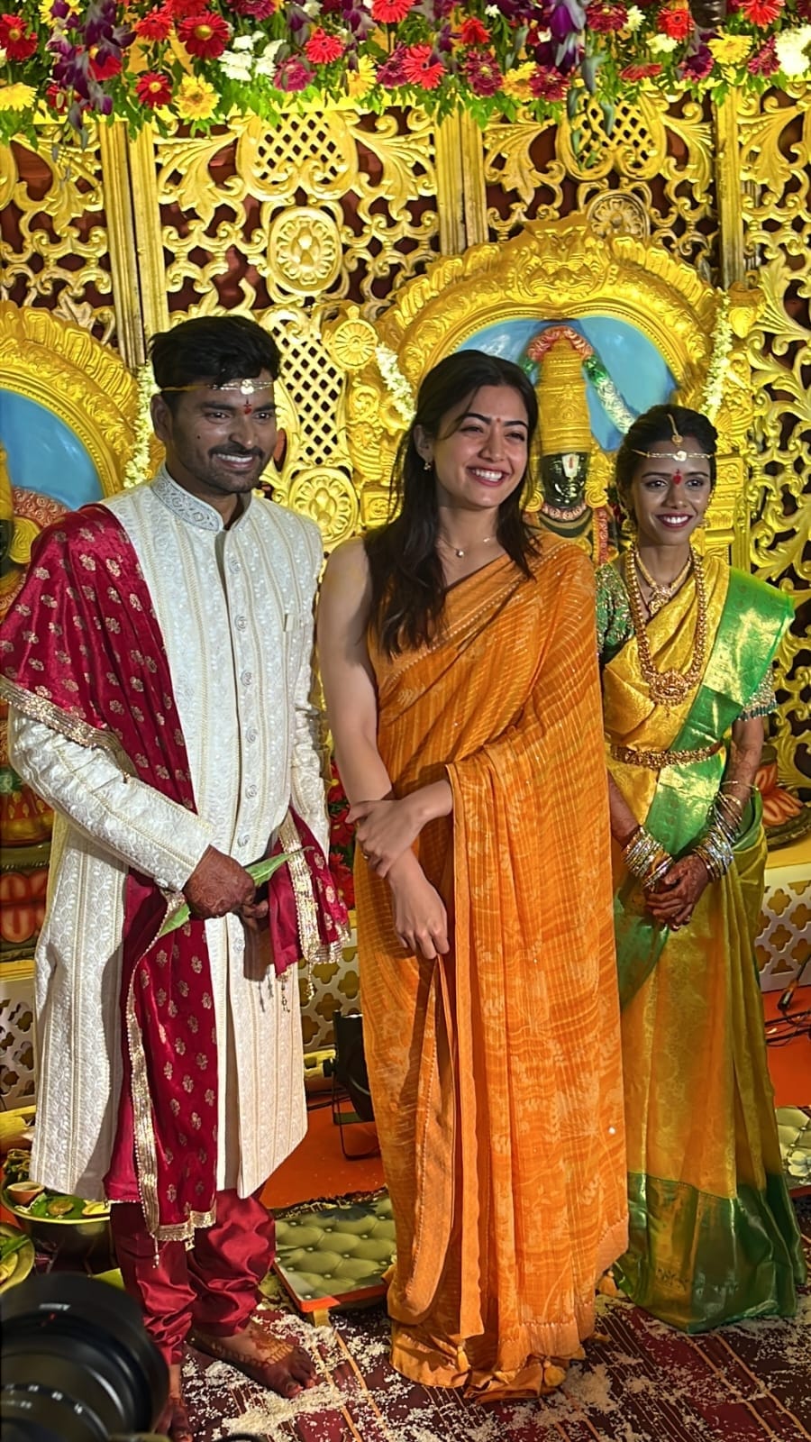 <p>সহকারীর বিয়েতে রশ্মিকা</p> <p>সহকারীর বিয়েতে রশ্মিকা</p>