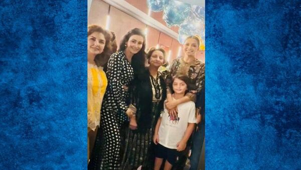 <p>আব্রাম ও শাহরুখের শাশুড়িমা সবিতা ছিব্বর, বোন নমিতা ছিব্বরের সঙ্গে দীপিকা</p> <p>আব্রাম ও শাহরুখের শাশুড়িমা সবিতা ছিব্বর, বোন নমিতা ছিব্বরের সঙ্গে দীপিকা</p>