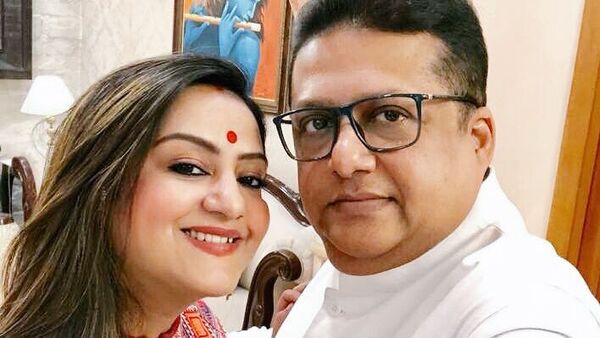 Sudipa Chatterjee ভালো নেই অগ্নিদেব হাসপাতালে ভর্তি স্বামী খবর দিলেন সুদীপা কী হয়েছে