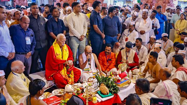 Non-Hindus: মুসলমান সহ অহিন্দুদের মধ্য়ে আরও বেশি কাজ করতে হবে, RSS কর্মীদের চমকে দেওয়া পরামর্শ সঙ্ঘ প্রধানের