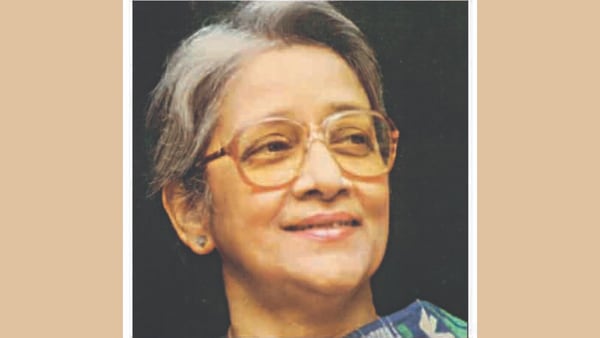 <p>সুচিত্রা মিত্র</p> <p>সুচিত্রা মিত্র</p>