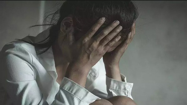 বি.টেক ছাত্রীকে তুলে নিয়ে গিয়ে ধর্ষণ করার অভিযোগ, ধারাল অস্ত্র ঠেকিয়ে নির্যাতন বি.টেক ছাত্রীকে তুলে নিয়ে গিয়ে ধর্ষণ করার অভিযোগ, ধারাল অস্ত্র ঠেকিয়ে নির্যাতন