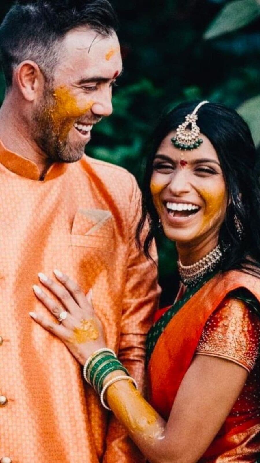 ইতিহাস গড়া ম্যাক্সওয়েলের ভারতীয় ঘরানার বিয়ের গল্প জানেন? দেখুন তাঁর স্ত্রী ও ছেলের ছবি