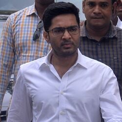 <p>Abhishek Banerjee at ED office: ‘ED-র কাছে আসতে বারণ করেছিল, তাও এসেছি’, CGO কমপ্লেকের বাইরে ‘সাহসী’ অভিষেক!</p>