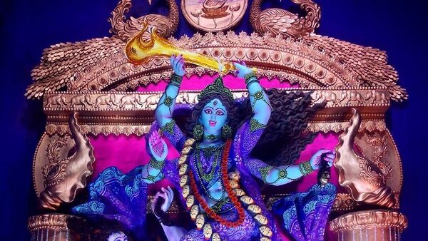 আলোয় ভরে উঠুক সকলের জীবন, প্রিয়জনদের আজই পাঠিয়ে দিন দীপাবলির শুভেচ্ছা