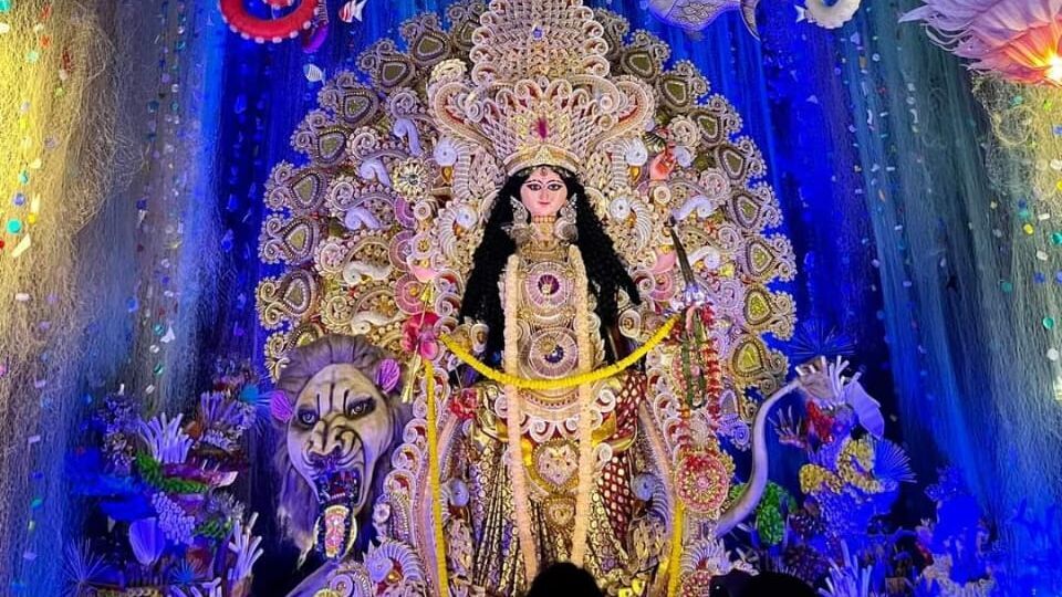 ২০২৪ জগদ্ধাত্রী পুজো কবে- সাধারণত কার্তিক মাসের শুক্ল নবমীতে পূজিতা হন দেবী জগদ্ধাত্রী। সেই তিথি মেনে ২০২৪ সালের ১০ নভেম্বর পড়ছে জগদ্ধাত্রী পুজো। সেদিন ১৪৩১ সালের ২৪ কার্তিক পড়ছে।&nbsp;