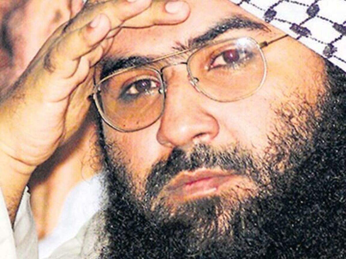 ভারতে সংসদ হামলার মূল চক্রী মাসুদ এখন জামাই আদরে পাকিস্তানে: Report ভারতে সংসদ হামলার মূল চক্রী মাসুদ এখন জামাই আদরে পাকিস্তানে: Report