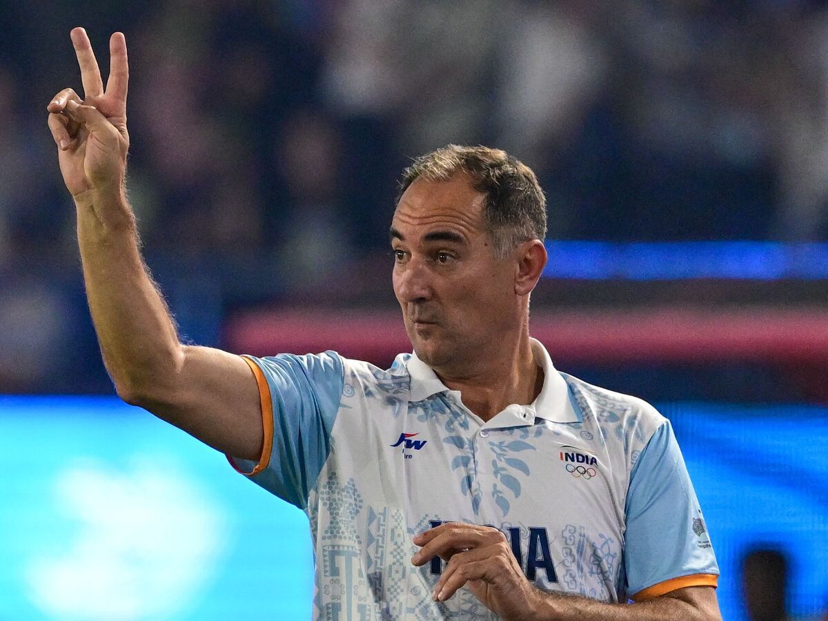 Asian Cup 2023: নতুন নয়, চেনা মুখকেই বেছে নিয়েছেন স্টিমাচ, ২৫ জনের দল প্রায় তৈরি Asian Cup 2023: নতুন নয়, চেনা মুখকেই বেছে নিয়েছেন স্টিমাচ, ২৫ জনের দল প্রায় তৈরি