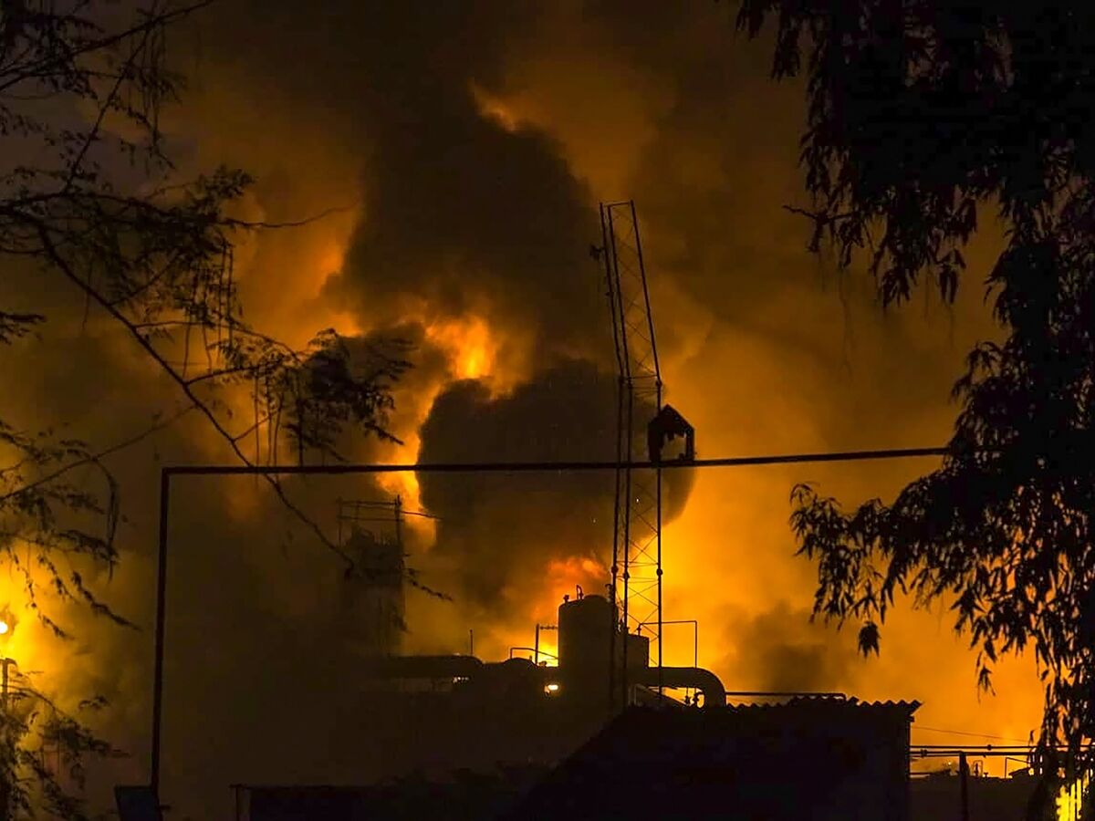 বছর শেষে মর্মান্তিক ঘটনা, কারখানায় আগুন লেগে মৃত্যু ৬ শ্রমিকের