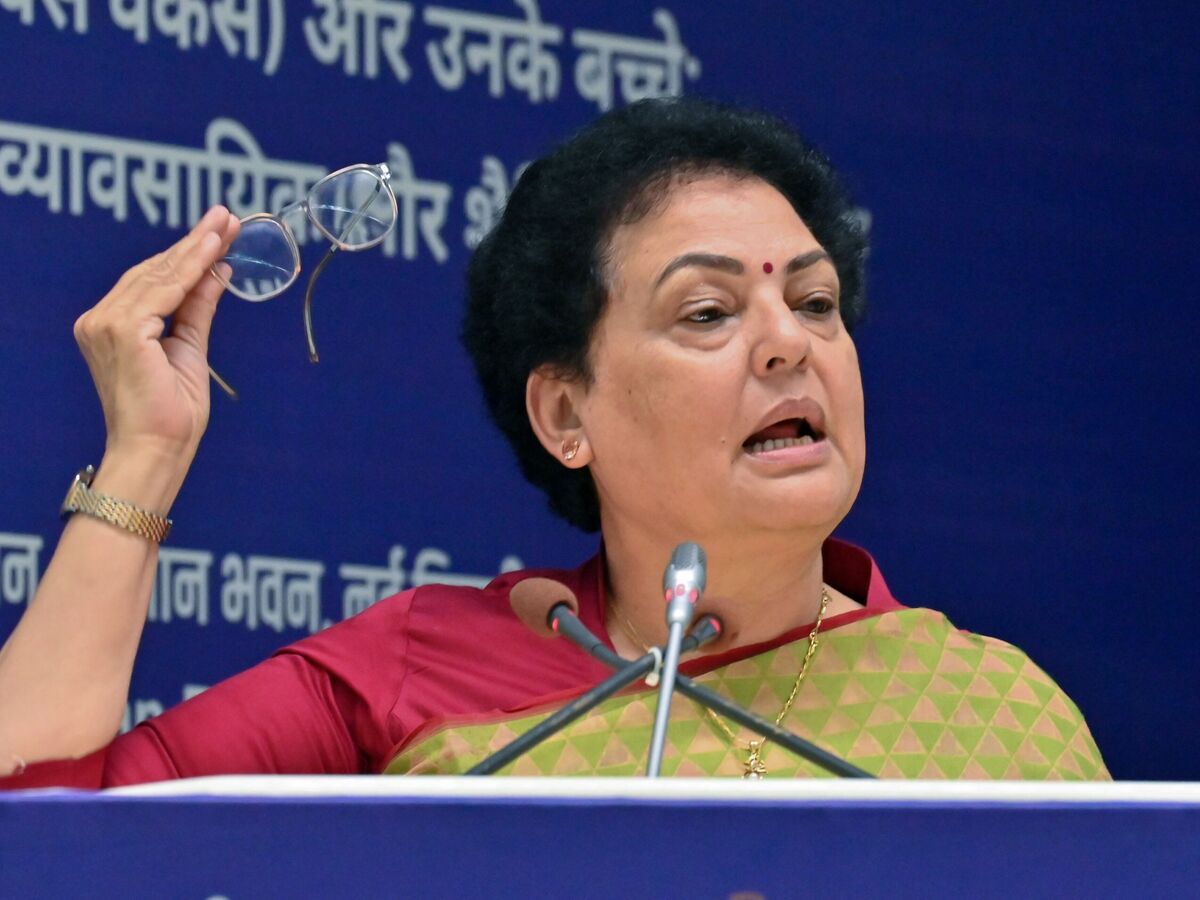 পুলিশ TMC–র চাপে সহজে মামলা রুজু করতে পারে না, দাবি জাতীয় মহিলা কমিশনের প্রধানের