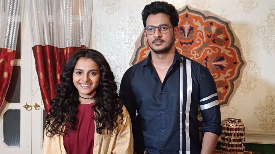 Chini on Star Jalsha: ১৫ মিনিটেই শটের জন্য তৈরি নায়িকা! 'চিনি' ইন্দ্রাণীর সিক্রেট ফাঁস করল নায়ক সোমরাজ - Chini: Indrani-Somraj talks about their new journey with Star Jalsha's new ...
