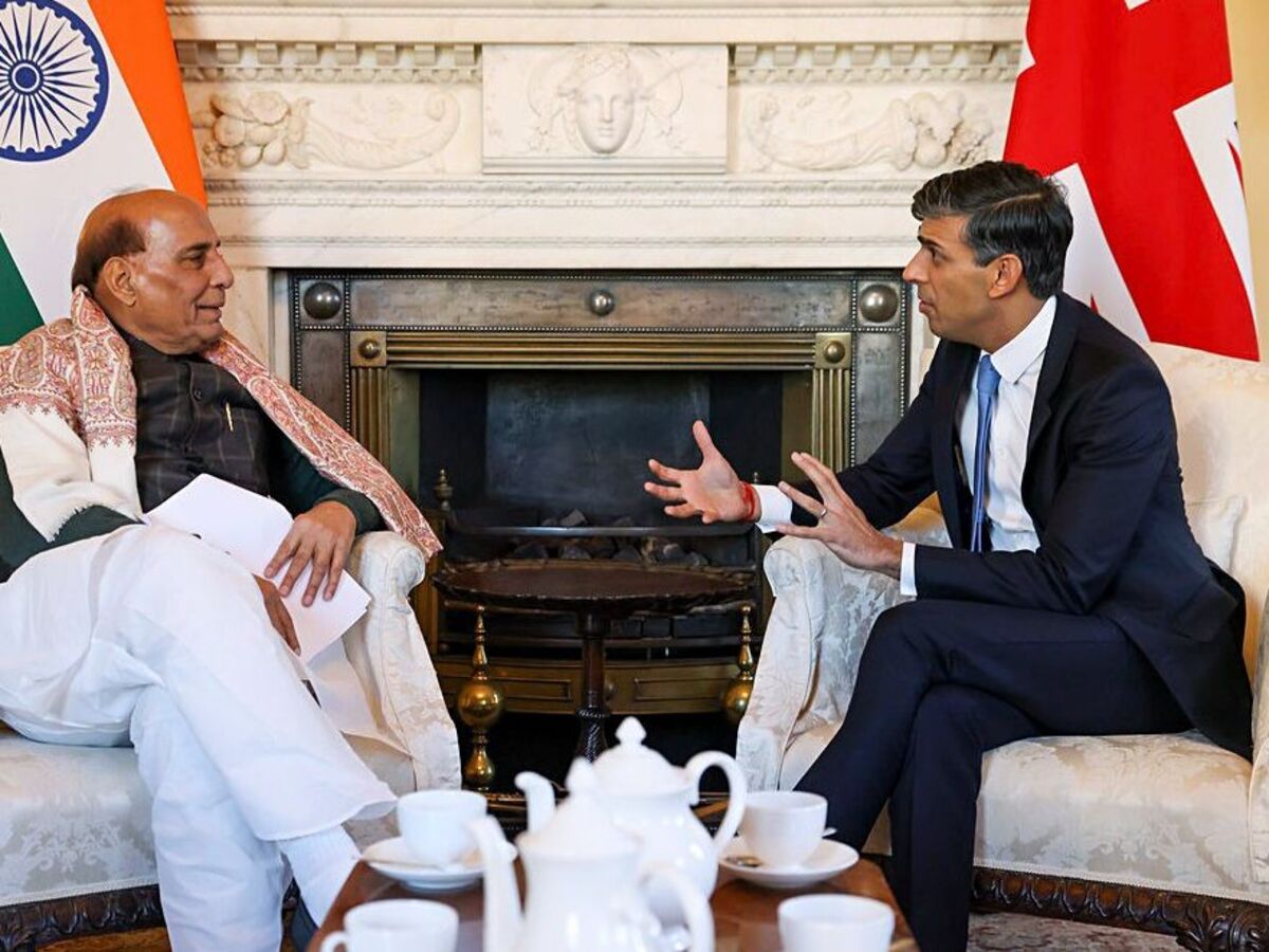 নিয়ম-ভিত্তিক বিশ্বব্যবস্থা জোরদারে ব্রিটেনের উচিত ভারতের সঙ্গে থাকা: রাজনাথ সিং