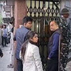 <p>সুজিত বসুর বাড়িতে হানা ইডির</p>